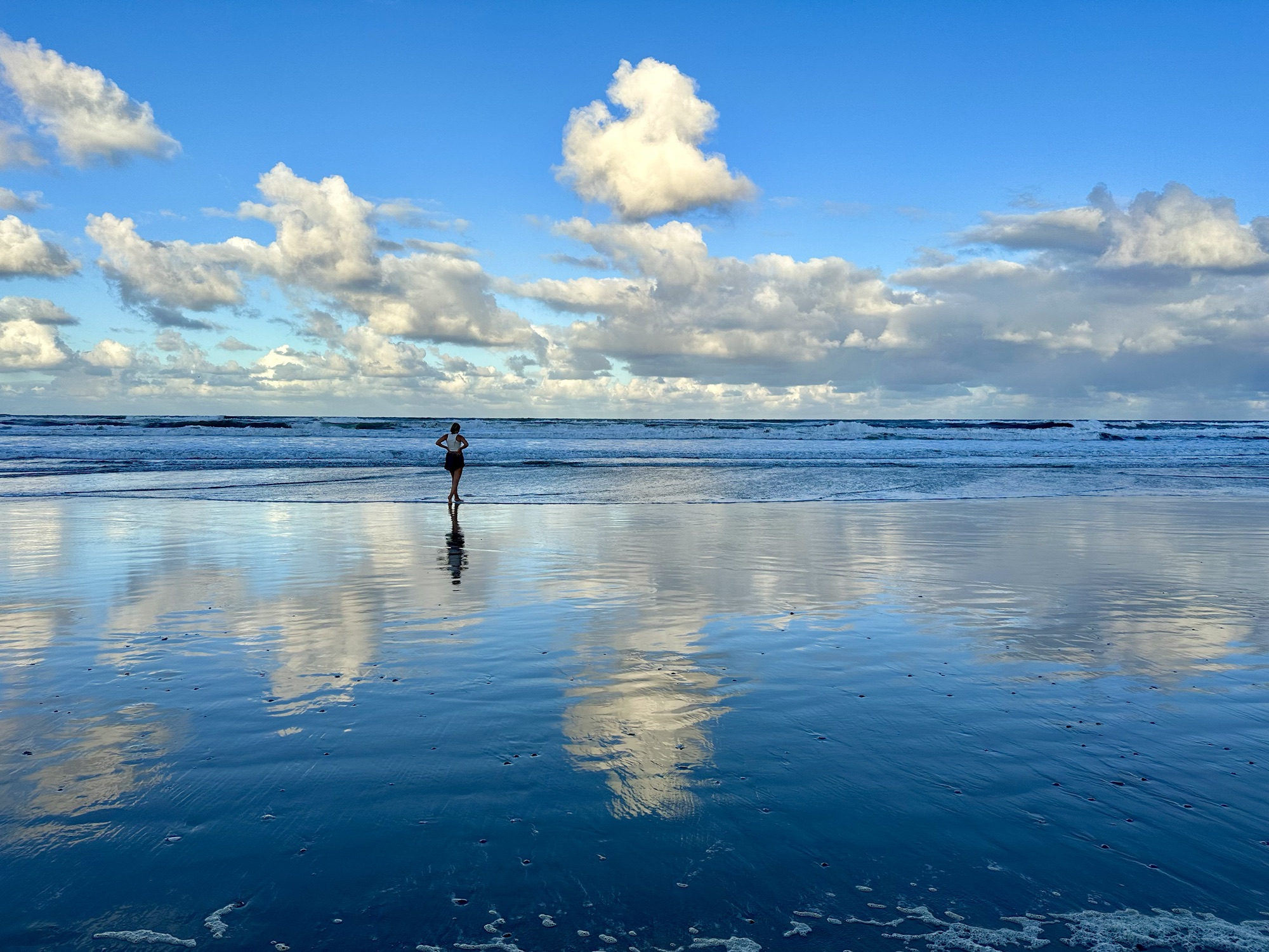 Entspannter Tag in Byron Bay: Vom Strandfrühstück bis Pilates am Meer