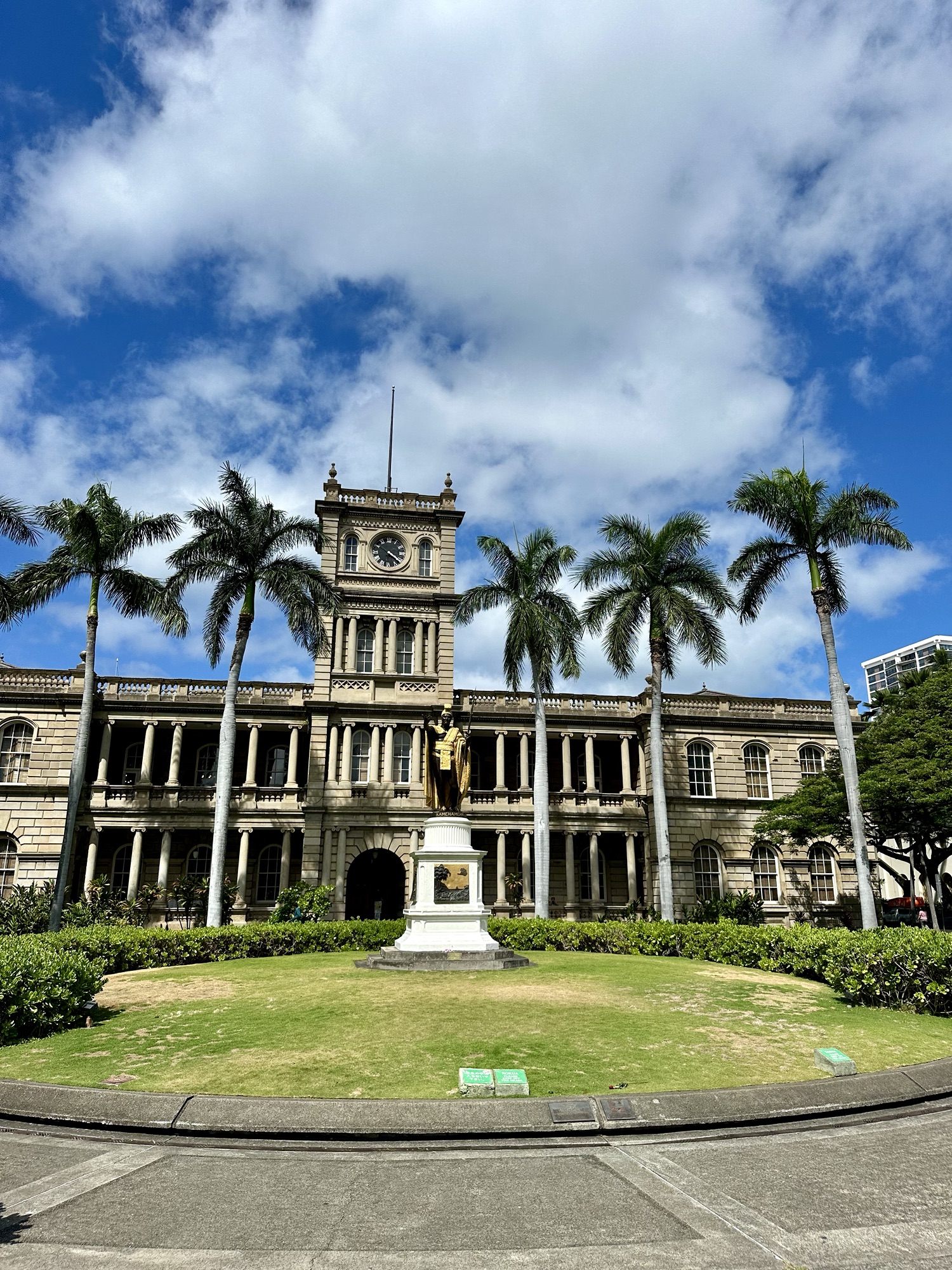 Von Pearl Harbor bis Waikiki: Ein Tag voller Geschichte und Entspannung auf Oahu